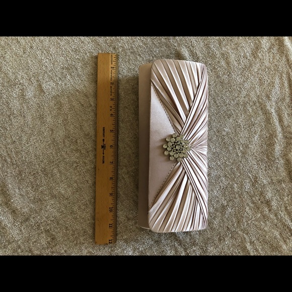 satin clutch handbag. - Picture 6 of 6